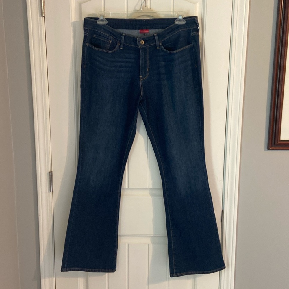 18 M Denizen by Levi’s Modern Bootcut EUC Jeans
